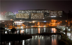 学生宿舍夜景